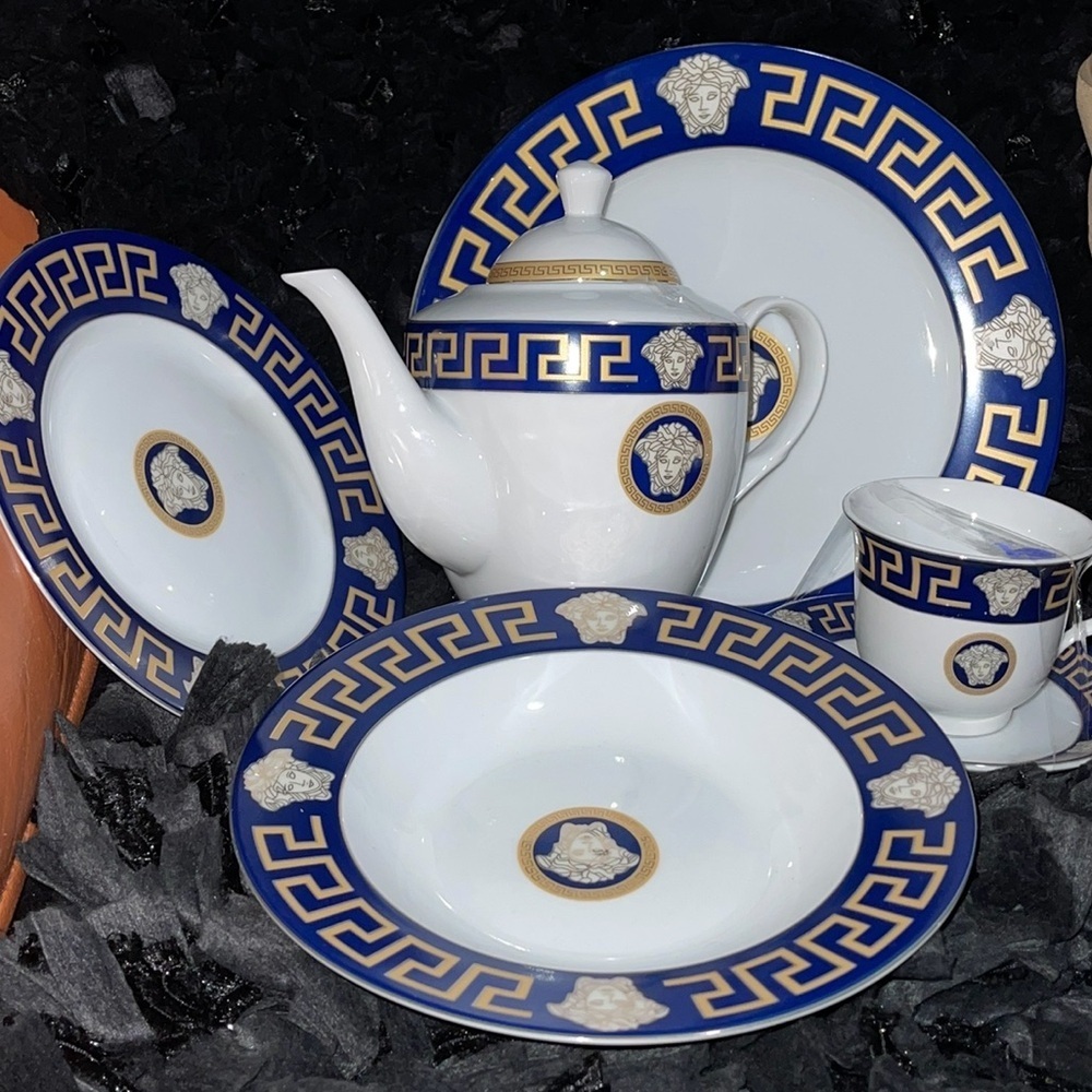 Blue/Gold Medusa Head Luxury Dinner Plates